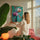 Tableau fleurs orchidées roses et blanches fond turquoise pour décoration salon coloré moderne
