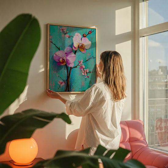 Tableau fleurs orchidées roses et blanches fond turquoise pour décoration salon coloré moderne