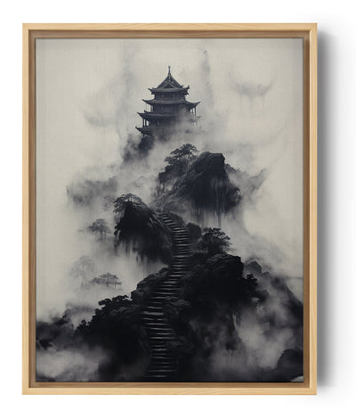 Das Schwarz-Weiß-Bild zeigt eine alte Pagode auf nebligen Gipfeln und erinnert an eine mystische asiatische Landschaft.
