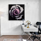 un décoration murale avec une rose sur un fond noir décore bureau