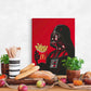 Illustration Star Wars accrochée dans une cuisine familiale, entourée d'ustensiles en bois et de plantes.