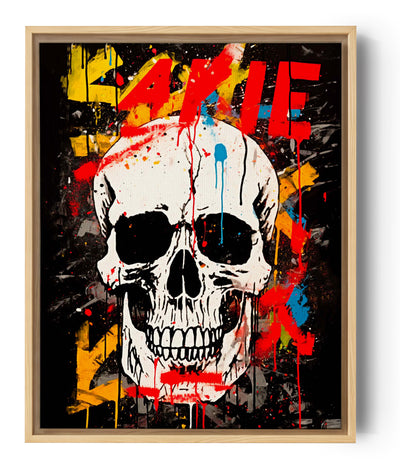 Tableau vibrant tête de mort avec graffiti sur fond abstrait noir.
