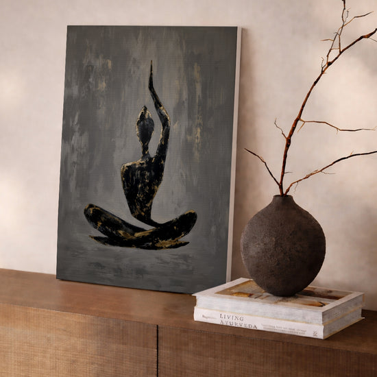 Tableau zen méditation yoga noir doré sur buffet moderne salon apaisant minimaliste