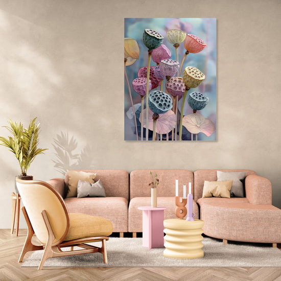 Tableau floral abstrait coloré créant une ambiance douce et moderne dans un salon pastel