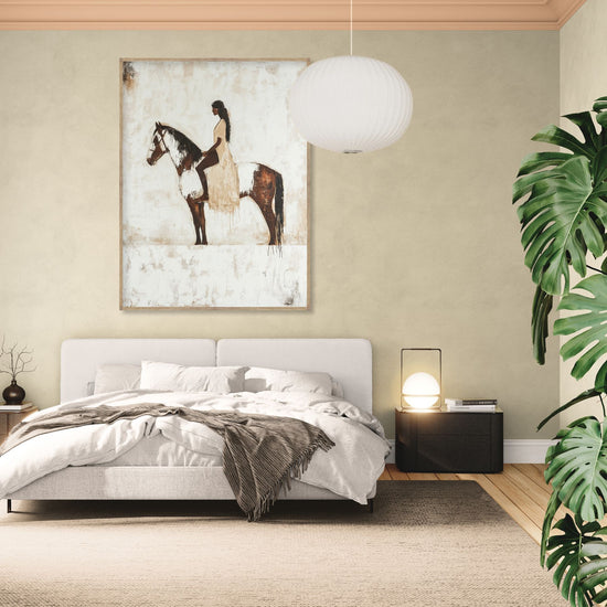 Tableau mural équestre avec silhouette minimaliste dans une chambre moderne et apaisante
