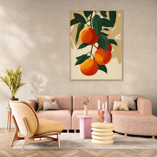 Tableau de fruits colorés avec oranges suspendues, dans un salon moderne aux tons pastel, style naturel et accueillant