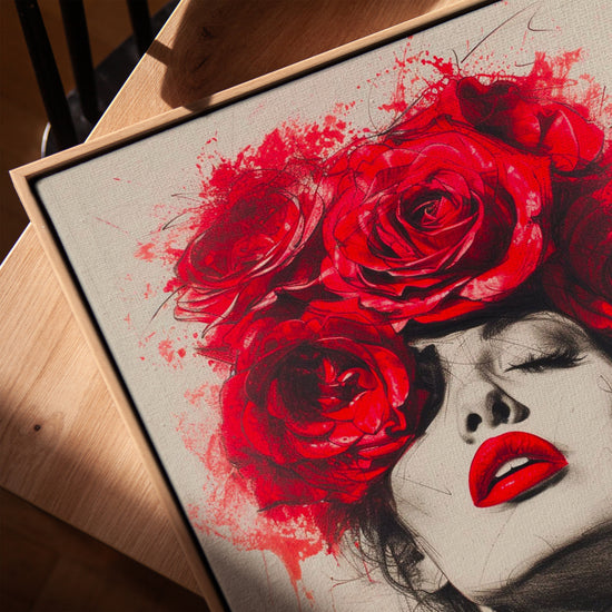 Portrait femme roses rouges toile pour salon cadre chêne doré