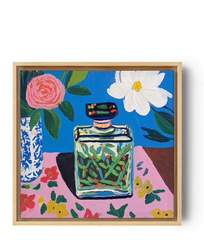 Tableau floral coloré avec bouteille stylisée sur fond bleu vibrant, style moderne et graphique