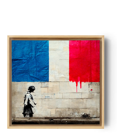 Tableau de Banksy. Au travers de ses yeux innocents, une jeune fille découvre la souffrance française, inspiré par les œuvres de Banksy. La grandeur imposante du drapeau, qui dégage une force et une noblesse indéniables, rappelle à chacun l'espoir et le combat à mener avec détermination pour un monde meilleur et plus lumineux