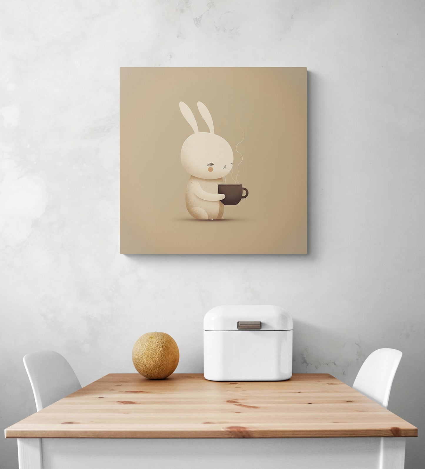 Déco murale dans une cuisine d'un tableau de taille moyenne d'un mignon lapin qui apprécie l'odeur du chocolat chaud émanant de sa tasse pouvant rappeler une chambre bébé. Le marron vient rappeler le chocolat, son goût et sa chaleur par la même occasion.