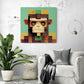 tableau singe swag au design Minecraft accroché dans un salon