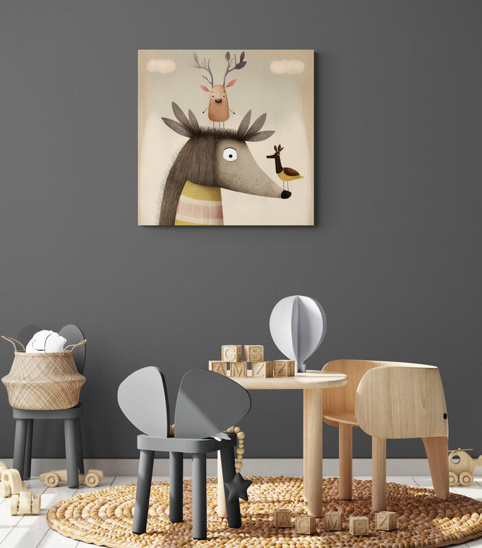 Tableau animaux chambre enfant, avec trois personnages fictifs aux teintes pastel, plein d'humour et de fantaisie, accroché sur un mur