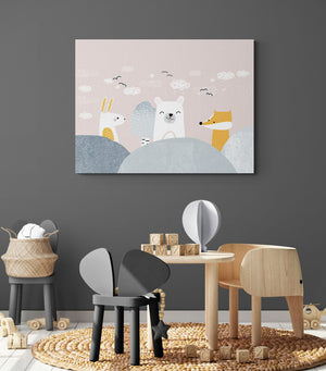 Tableau deco chambre enfant. Une forêt de collines peuplé d’un lapin, d’un ours et d’un renard