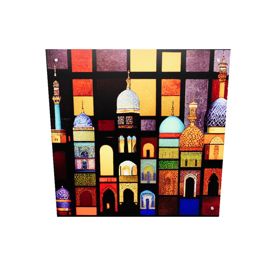 Tableau arab en plexiglas, une ville arabe s'étend, emplie de maisons aux couleurs chaudes et aux motifs complexes. Leurs façades ornées de mosaïques reflètent la lumière du soleil. Un tableau inspiré des vitraux colorés, et des ruelles sinueuses et étroites du Moyen-Orient. Les minarets s’élèvent fièrement vers le ciel, attestant de l'histoire et de la culture d'une terre ancestrale