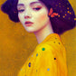 Tableau salon, Au milieu de l'éclat du jaune, une jeune femme au regard doux se tient fièrement. Son visage empreint de pureté, reflète la fraîcheur de son âme. Elle porte une veste aux motifs chatoyants, semblable aux ailes colorées des papillons qui ornent ses cheveux bruns. Son regard se pose, plein de sagesse, sur un monde qui ne saurait l'atteindre. Inspirée par l'art de Gustave Klimt, elle incarne la grâce et la noblesse