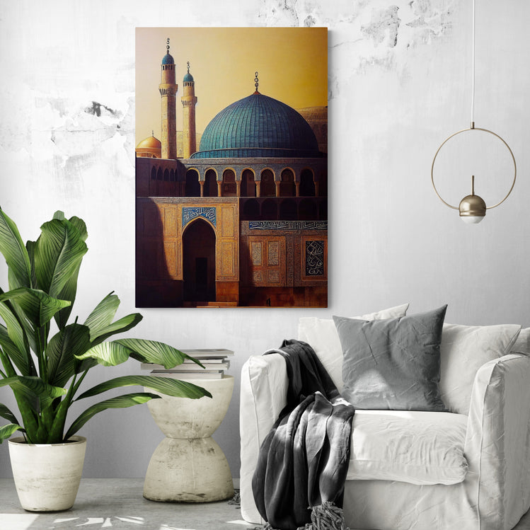 Grand cadre toile de la mosquée Al-Aqsa, dans un salon, qui s'éveille au lever du soleil. Le grand dôme bleu turquoise s'illumine, tandis que les minarets s'élèvent fièrement vers le ciel. Les couleurs chaudes du marron et du bleu se marient à merveille, tandis que les inscriptions arabes apportent spiritualité
